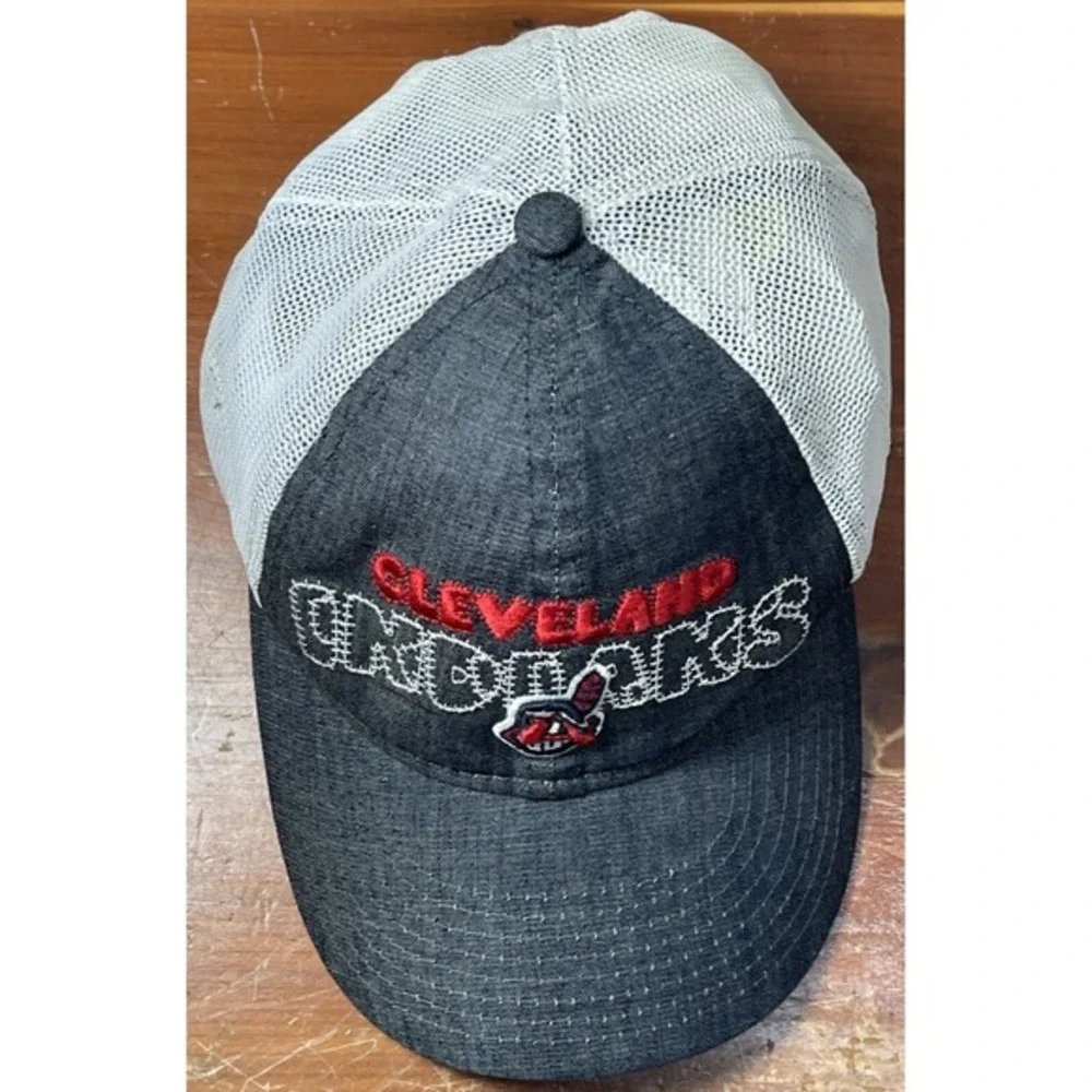 New Era 9twenty Cleveland Indians Hook Loop Hat‎ Cap Adjustable Strap YOUTH